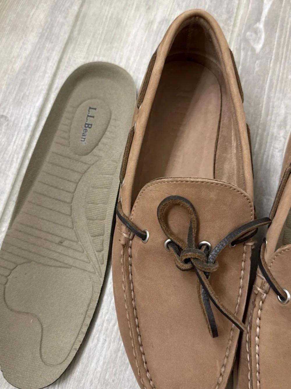 L.L. Bean Men's Brown leather boat shoes size 9